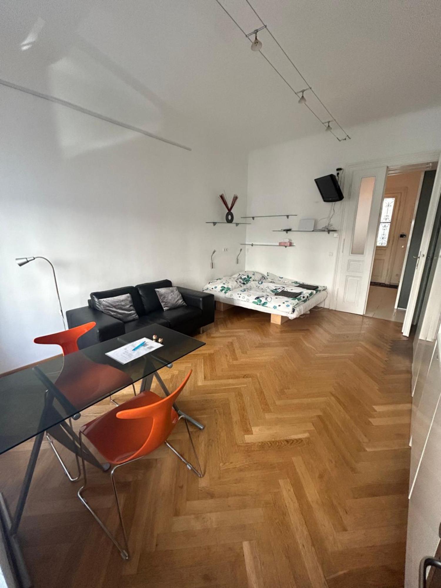 Designer In Location * Wenen